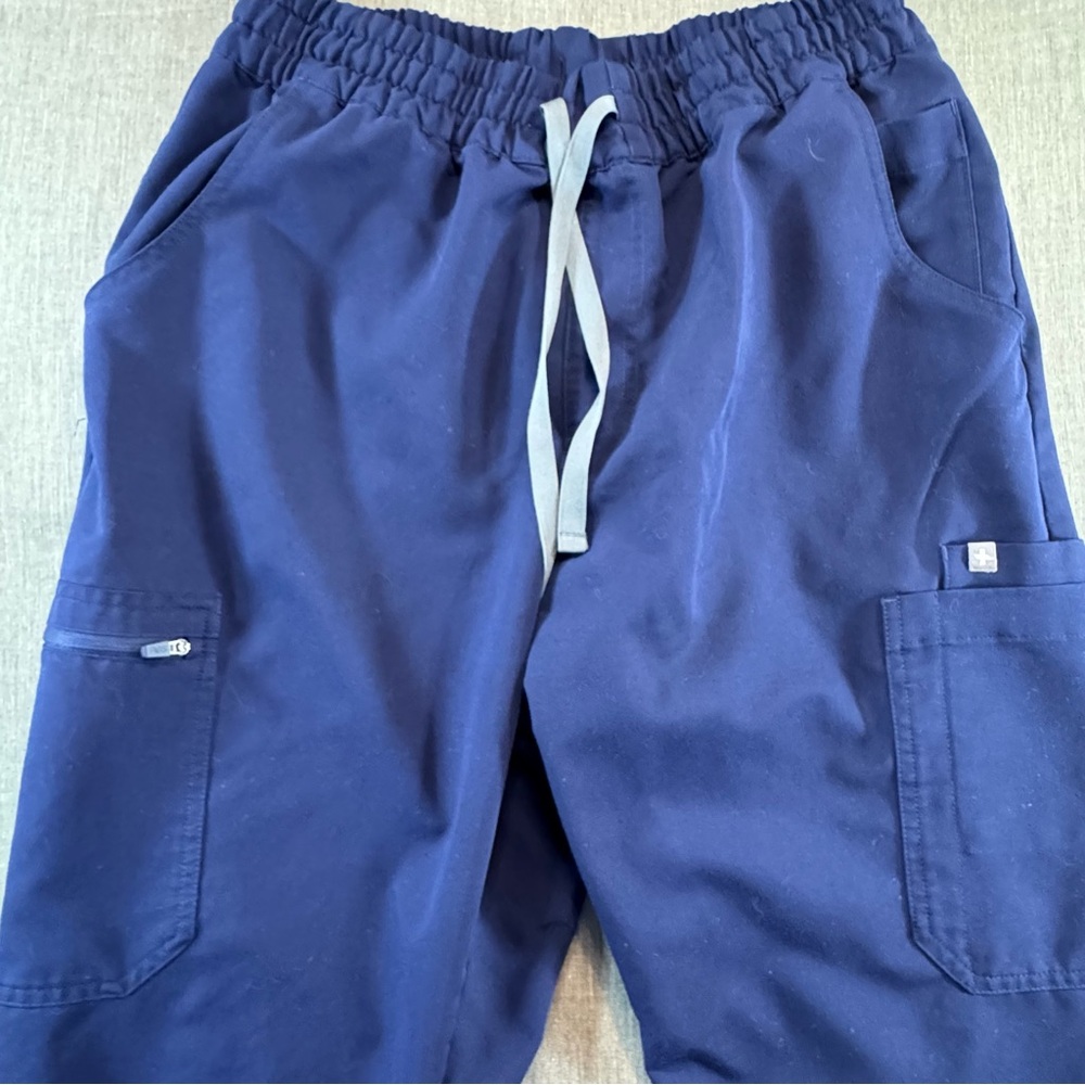 Figs Technical Collection Zamora Scrub Women’s Jogger Cargo Pants Size L Navy - Picture 2 of 11